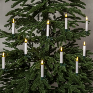10 Led 3D Flamme Christbaumkerzen auf einen Weihnachtsbaum plaziert mit Fernbedienung und Led beleuchteter Flamme